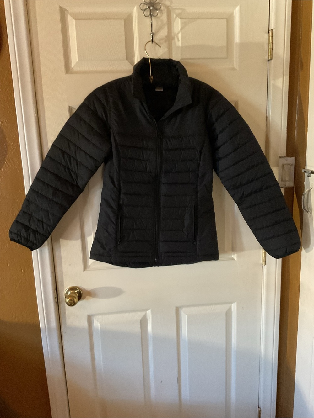 Women's Tri Mountain Black Packable Puffer Jacket size Small